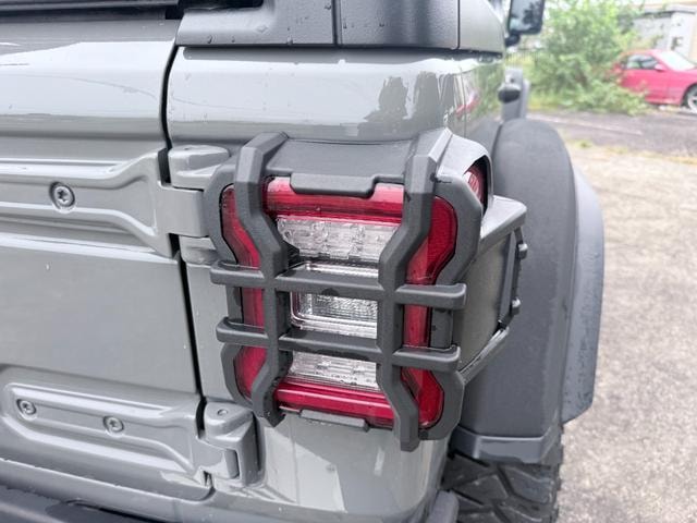 Миниатюра 32