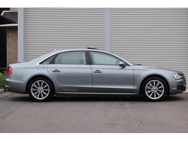 Audi A8 2012 — фото автомобиля 1