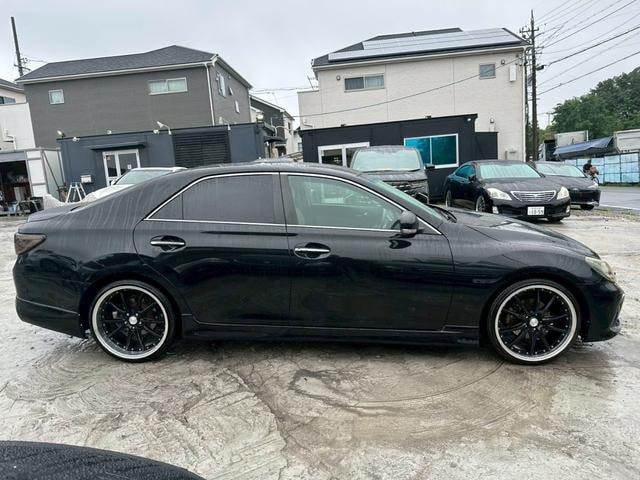 Toyota MARK X 2011 — фото автомобиля 1