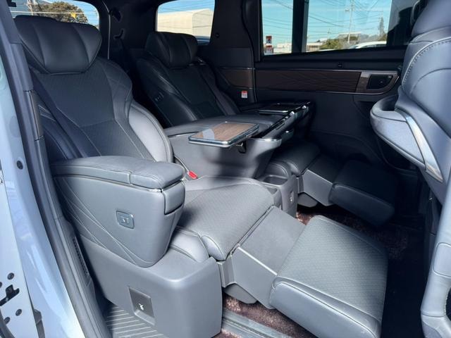 Toyota ALPHARD HYBRID 2024 — фото автомобиля 1