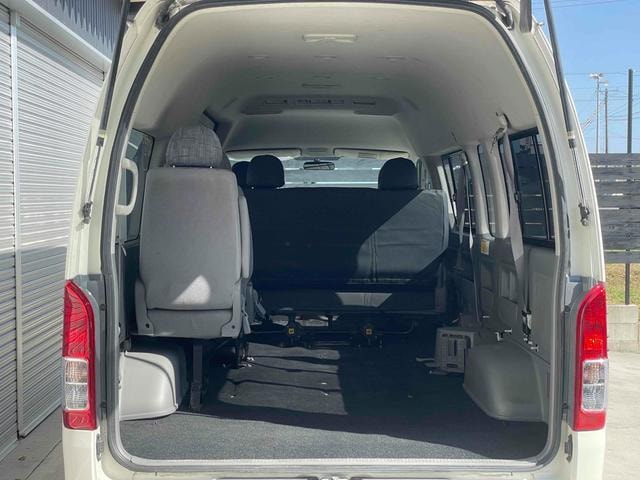 Toyota HIACE COMMUTER 2007 — фото автомобиля 1