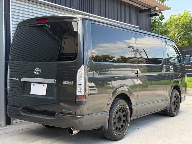 Toyota HIACE VAN 2005 — фото автомобиля 1