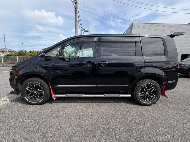 Mitsubishi DELICA D:5 2010 — фото автомобиля 1