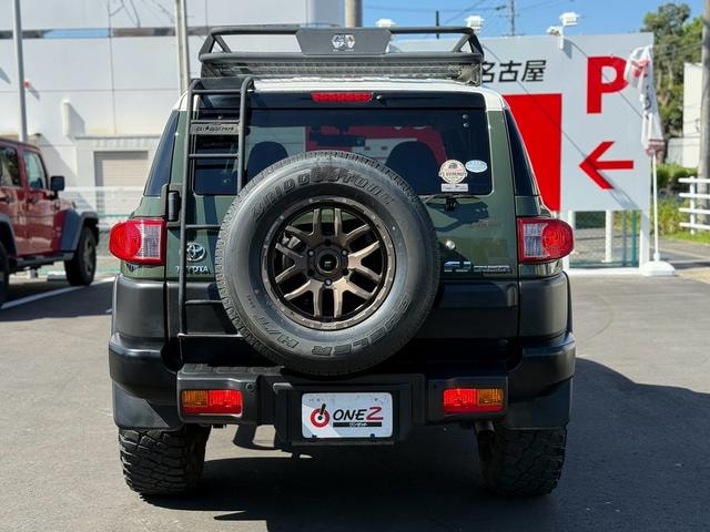 Toyota FJ CRUISER 2014 — фото автомобиля 1