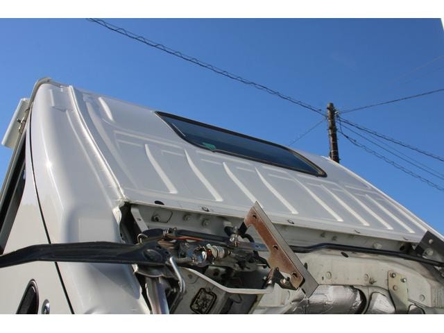 Isuzu ELF TRUCK 2016 — фото автомобиля 1