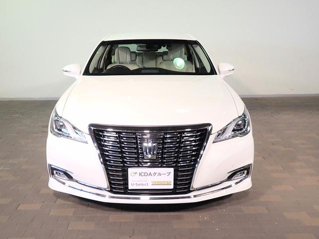 Toyota CROWN 2018 — фото автомобиля 1