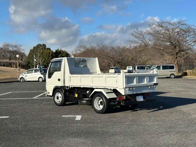 Isuzu ELF TRUCK 2010 — фото автомобиля 1
