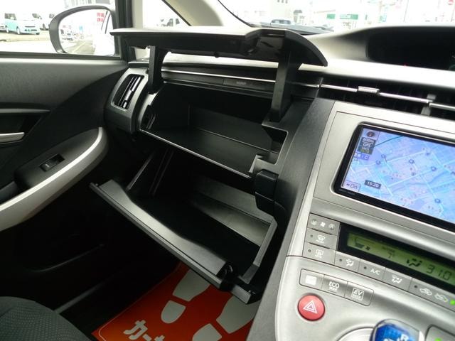 Toyota PRIUS 2013 — фото автомобиля 1