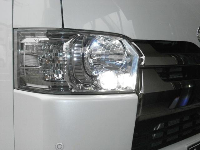 Toyota HIACE VAN 2018 — фото автомобиля 1
