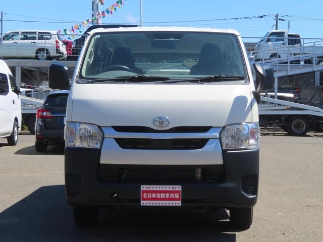 Toyota HIACE VAN 2021 — фото автомобиля 1