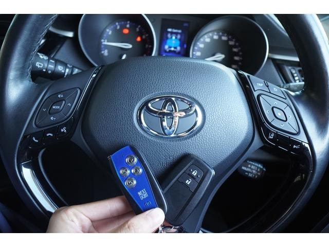 Toyota C-HR 2017 — фото автомобиля 1