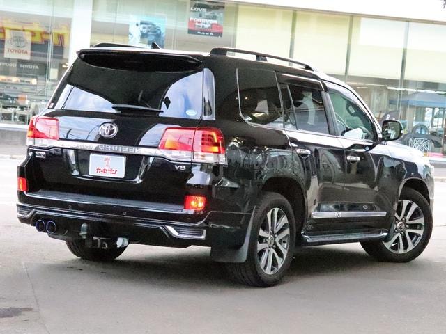 Toyota LAND CRUISER 2015 — фото автомобиля 1
