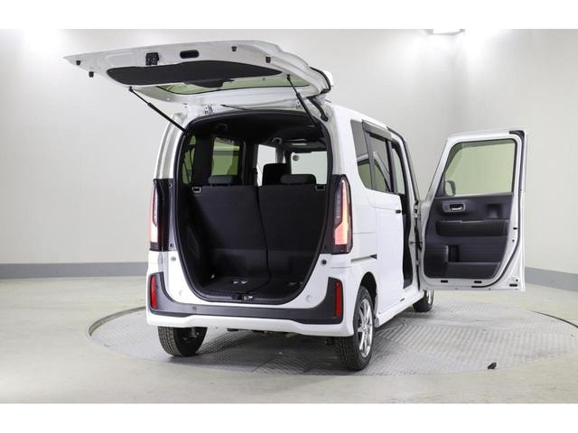 Honda N-BOX CUSTOM 2024 — фото автомобиля 1