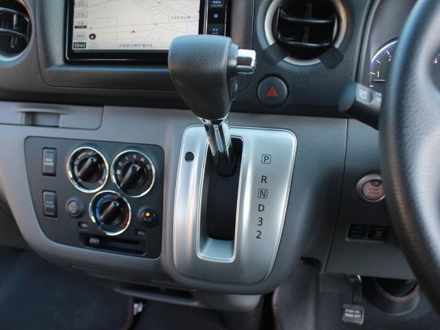 Nissan NV350CARAVAN VAN 2014 — фото автомобиля 1