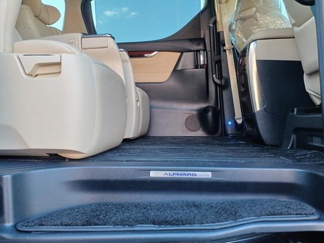 Toyota ALPHARD HYBRID 2017 — фото автомобиля 1