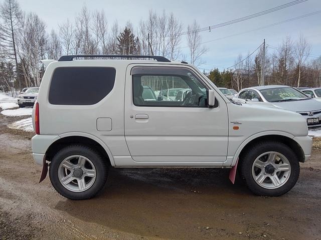 Suzuki JIMNY 2006 — фото автомобиля 1