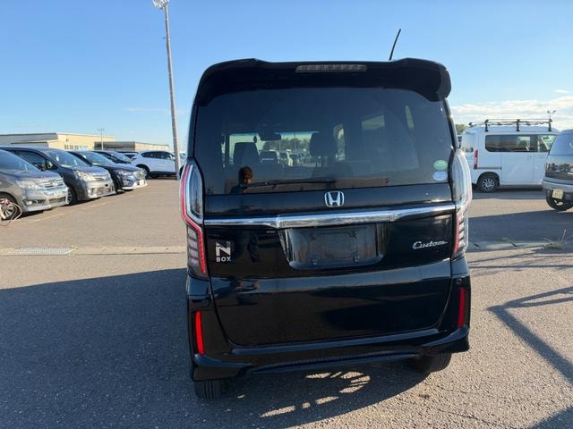 Honda N-BOX CUSTOM 2020 — фото автомобиля 1