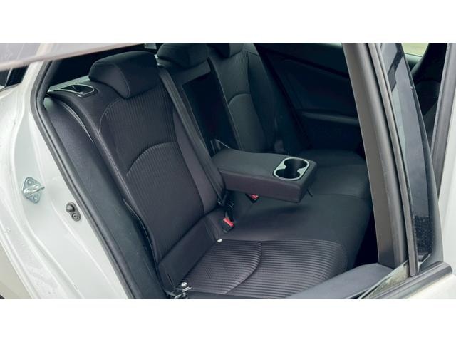 Toyota PRIUS 2021 — фото автомобиля 1