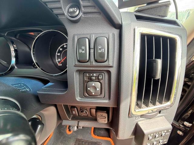 Mitsubishi DELICA D:5 2011 — фото автомобиля 1