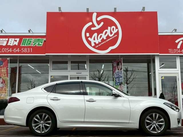 Nissan FUGA 2016 — фото автомобиля 1
