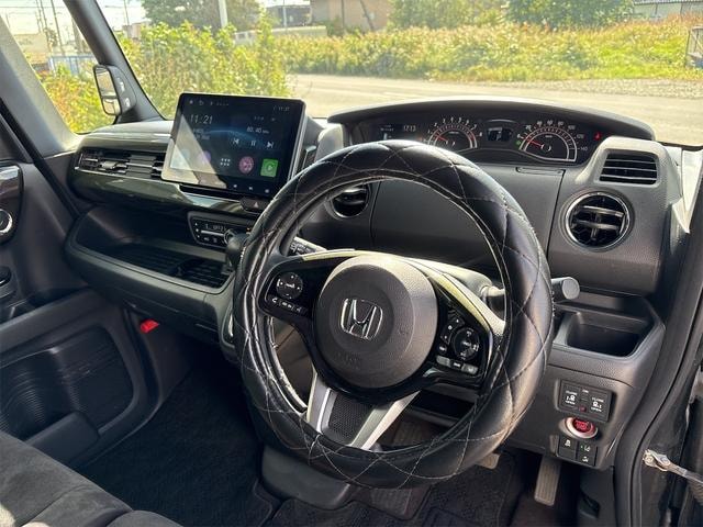 Honda N-BOX CUSTOM 2017 — фото автомобиля 1