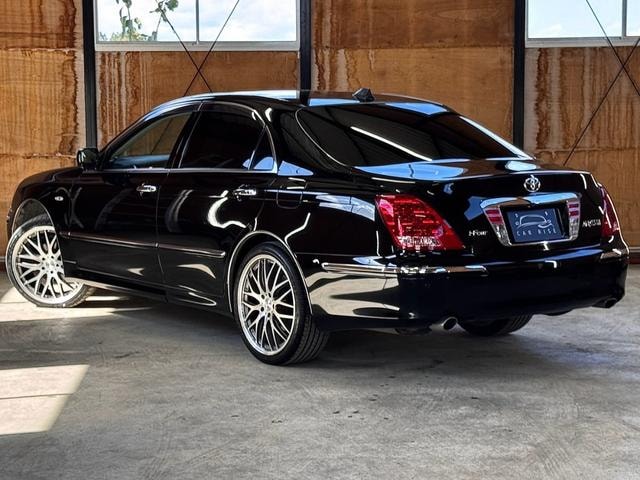Toyota CROWN MAJESTA 2005 — фото автомобиля 1