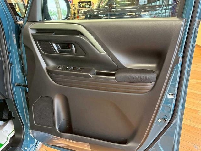 Suzuki SPACIA GEAR 2024 — фото автомобиля 1
