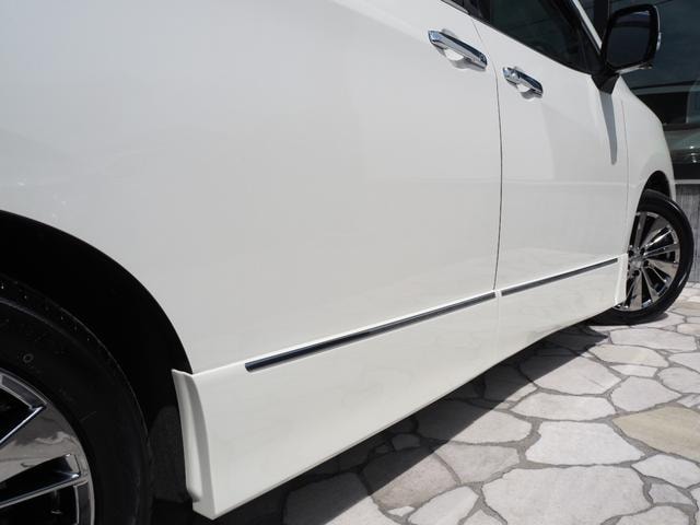 Nissan ELGRAND 2017 — фото автомобиля 1