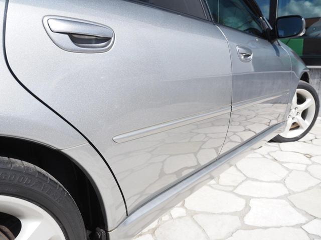 Subaru LEGACY B4 2005 — фото автомобиля 1