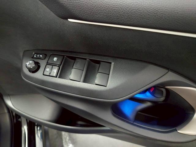 Toyota YARIS 2023 — фото автомобиля 1