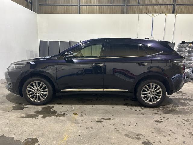 Toyota HARRIER 2013 — фото автомобиля 1