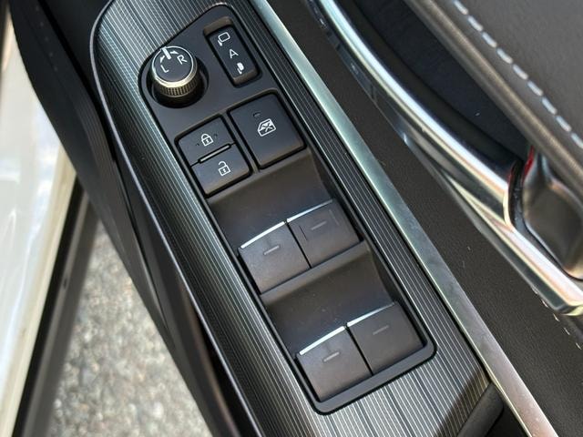 Toyota HARRIER 2021 — фото автомобиля 1