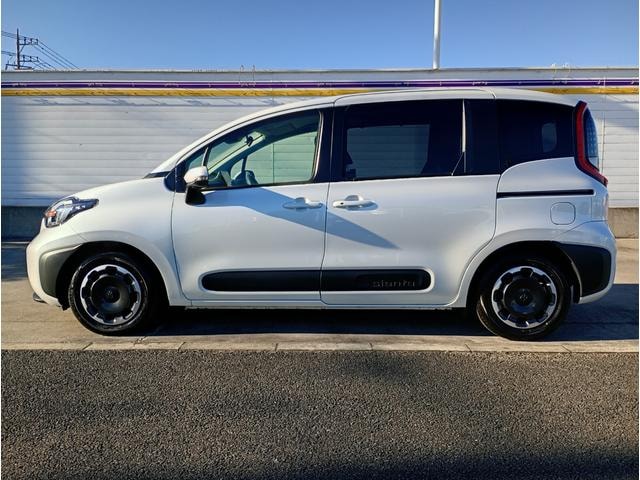 Toyota SIENTA 2024 — фото автомобиля 1
