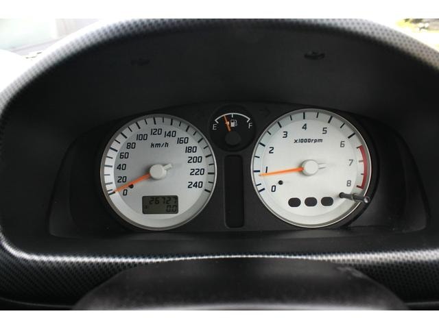Suzuki SWIFT 2003 — фото автомобиля 1
