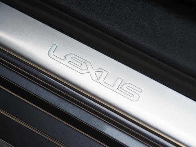 Lexus ES 2024 — фото автомобиля 1