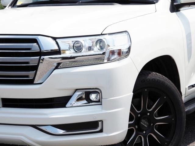 Toyota LAND CRUISER 2017 — фото автомобиля 1
