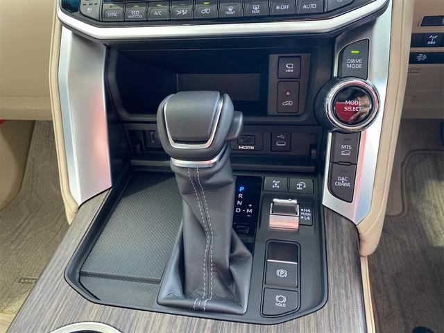 Toyota LAND CRUISER 2025 — фото автомобиля 1