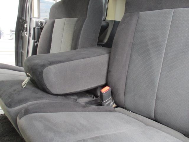 Mitsubishi DELICA D:5 2012 — фото автомобиля 1