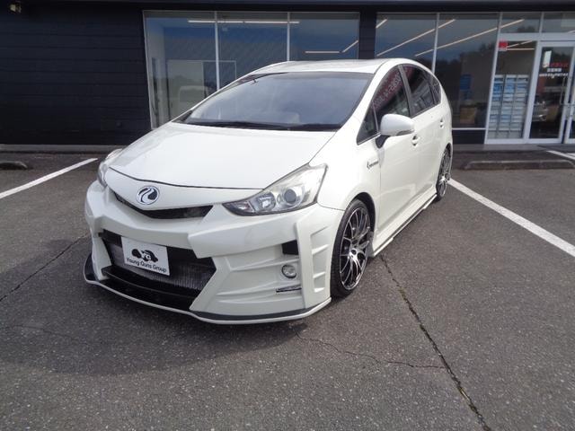 Toyota PRIUS ALPHA 2016 — фото автомобиля 1