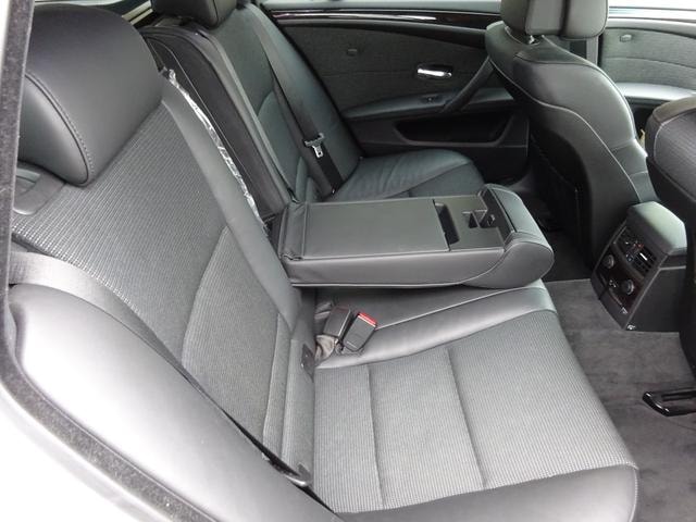 Bmw 5 SERIES 2009 — фото автомобиля 1