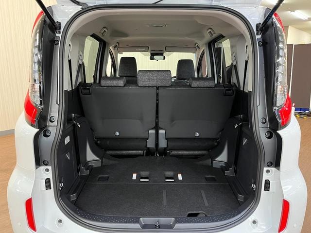 Toyota SIENTA 2026 — фото автомобиля 1