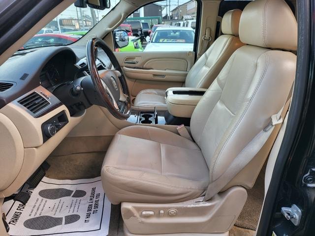 Cadillac ESCALADE 2010 — фото автомобиля 1