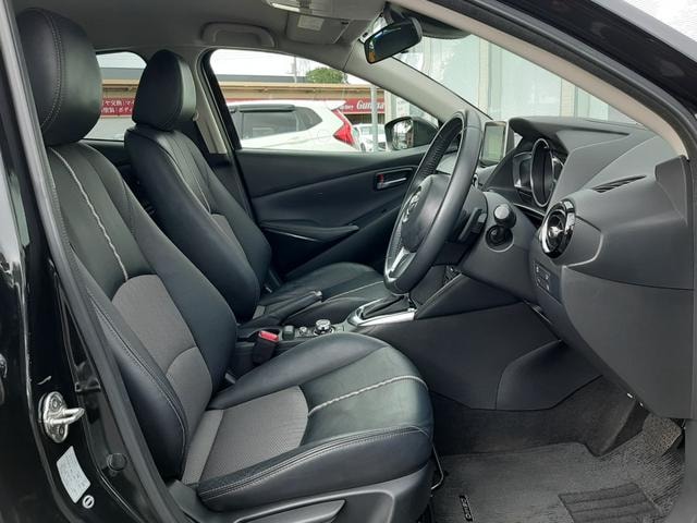 Mazda DEMIO 2016 — фото автомобиля 1