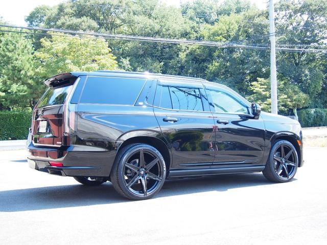Cadillac ESCALADE 2021 — фото автомобиля 1
