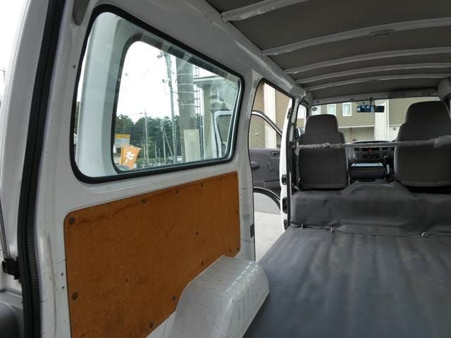 Nissan CARAVAN 2003 — фото автомобиля 1