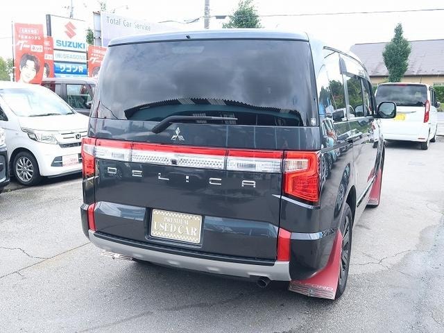 Mitsubishi DELICA D:5 2022 — фото автомобиля 1