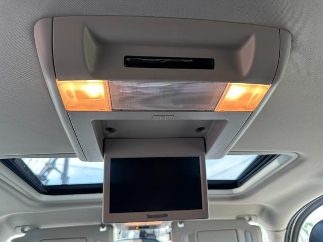 Cadillac ESCALADE 2011 — фото автомобиля 1