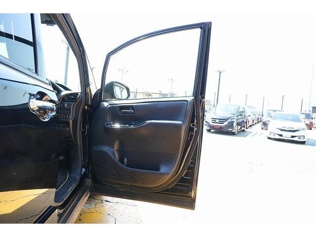 Toyota NOAH 2019 — фото автомобиля 1