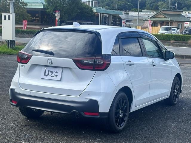 Honda FIT 2026 — фото автомобиля 1