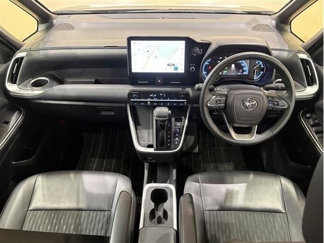 Toyota NOAH 2023 — фото автомобиля 1